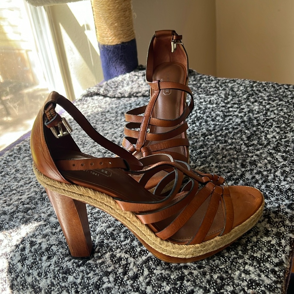 7.5 Coach sandal